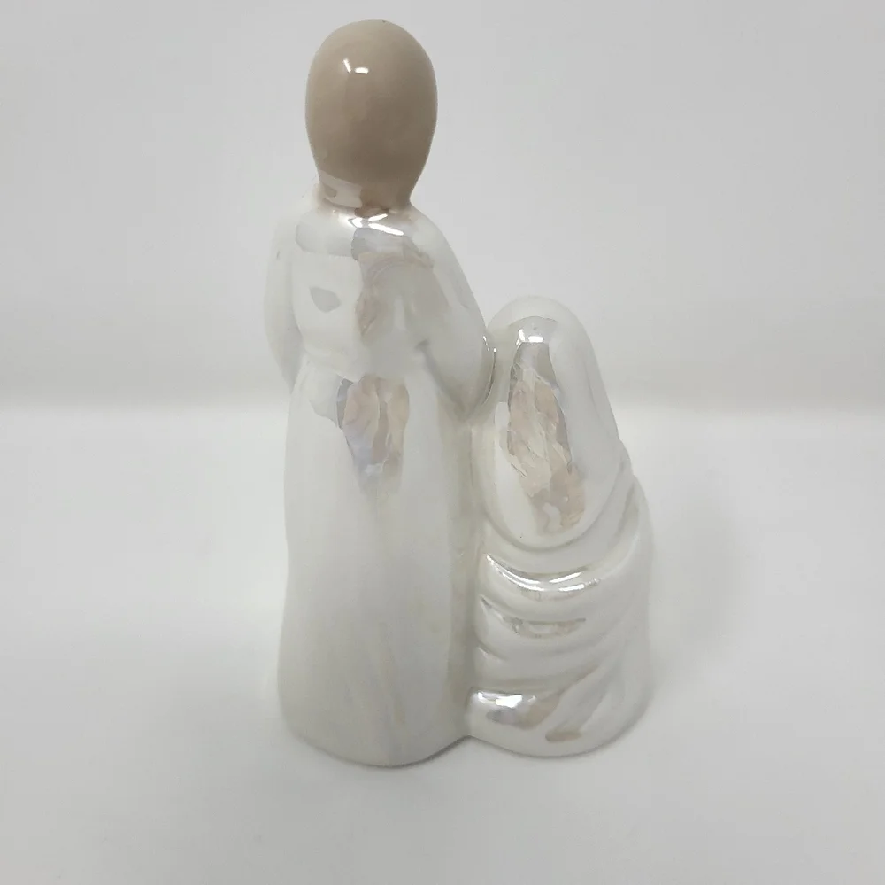Pier 1 Holy Family Nativity Baby Jesus Mary Joseph Christmas iridescent Figurine
